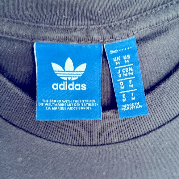 NWOT Adidas Originals Men’s Short Sleeve T-Shirt -Size Medium- Deep Navy Blue - Picture 9 of 11